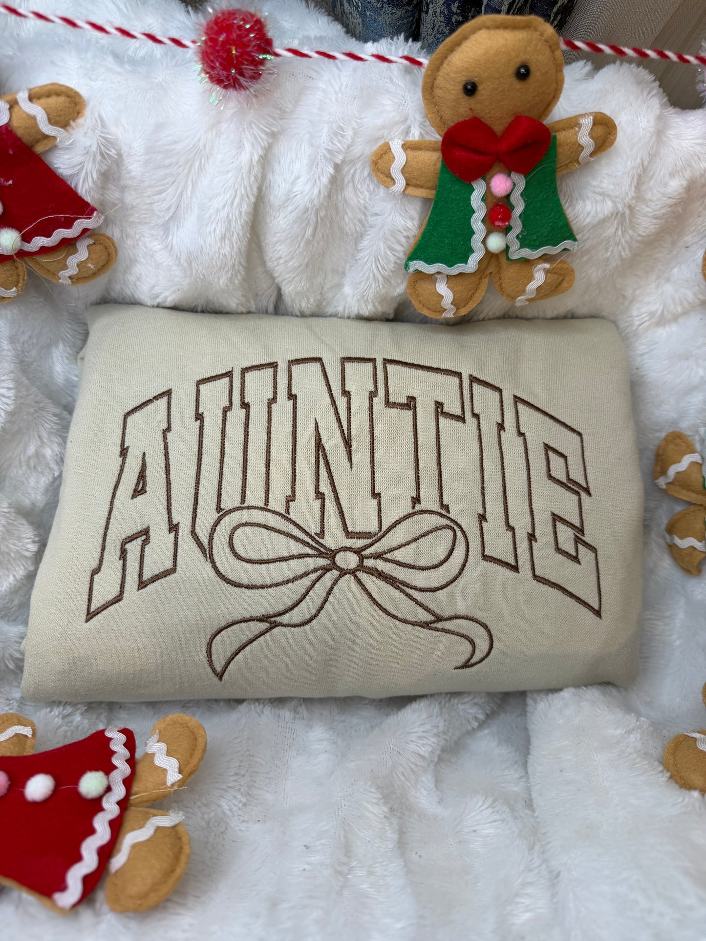 Auntie sweatshirt 🥰